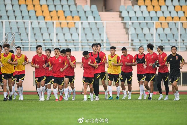 此前有多家意媒称罗马、米兰有意租借查洛巴，但根据FIFA新规，切尔西已无法外租球员。